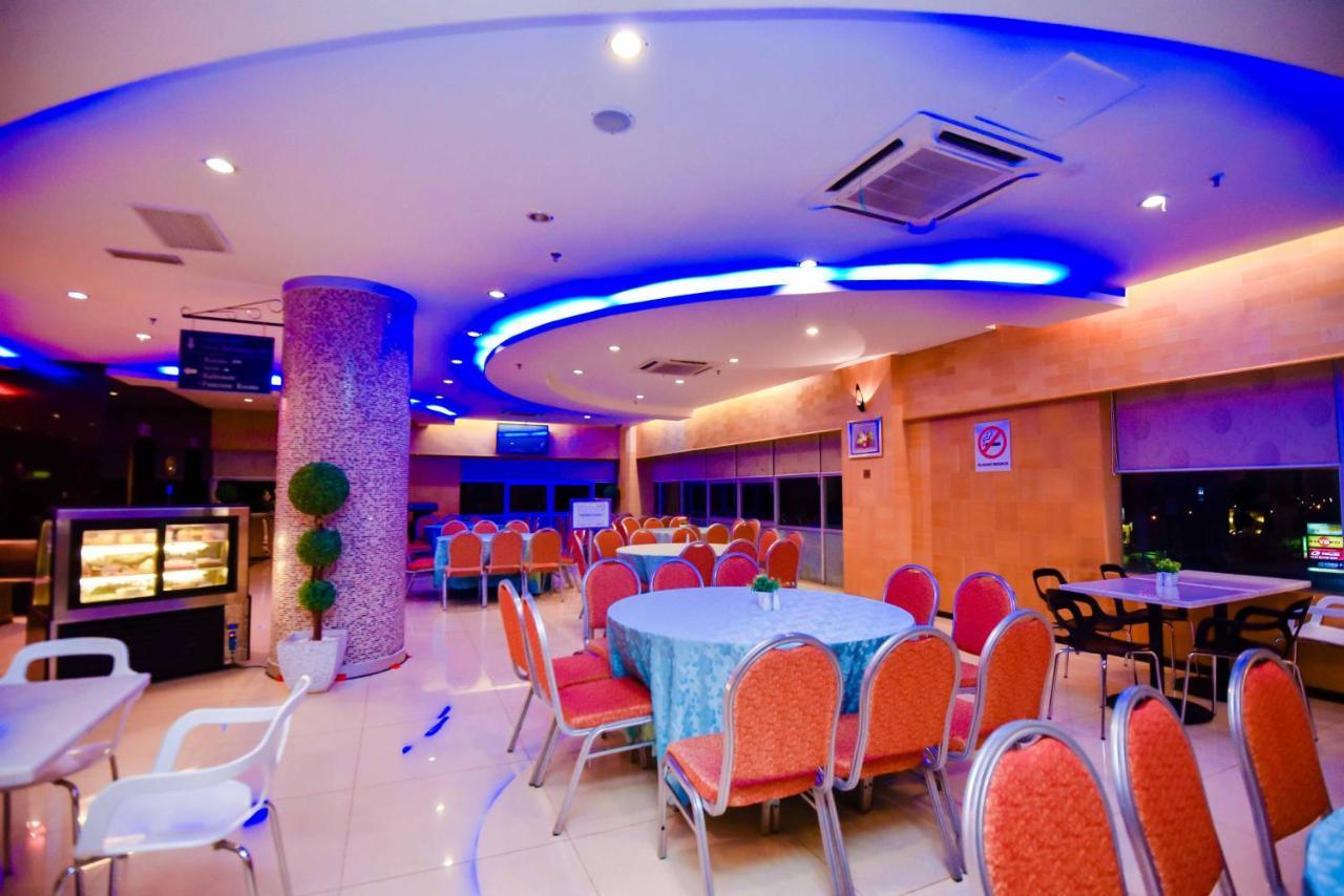 Ritz Garden Hotel Manjung Lumut Exterior photo